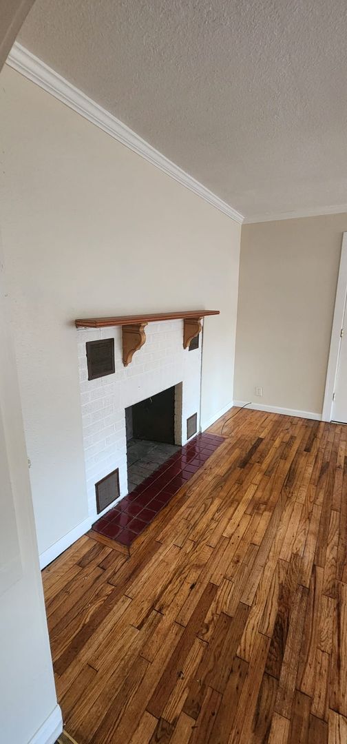 Building Photo - 829 S Lake Dr