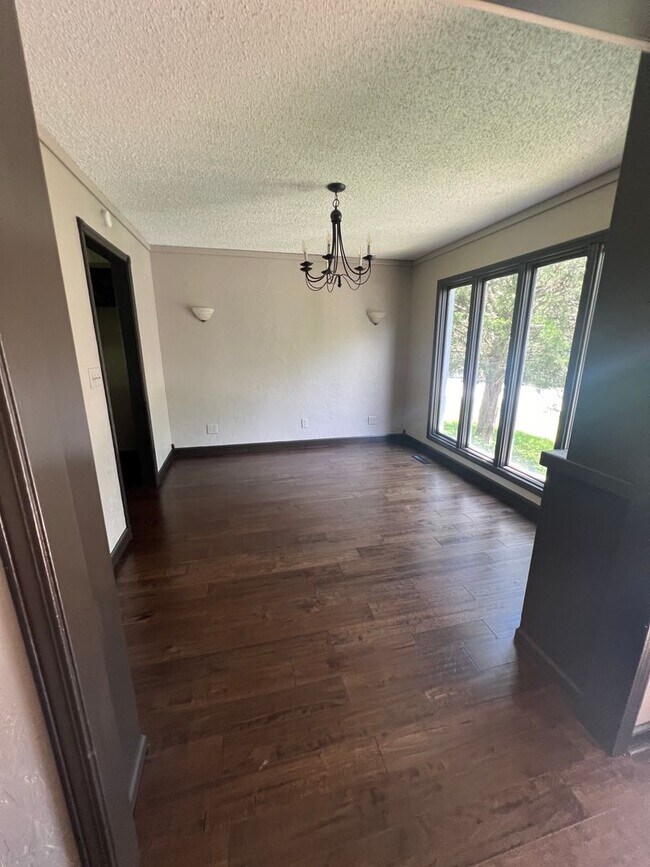 Foto del edificio - 4 bedroom/2 bath house