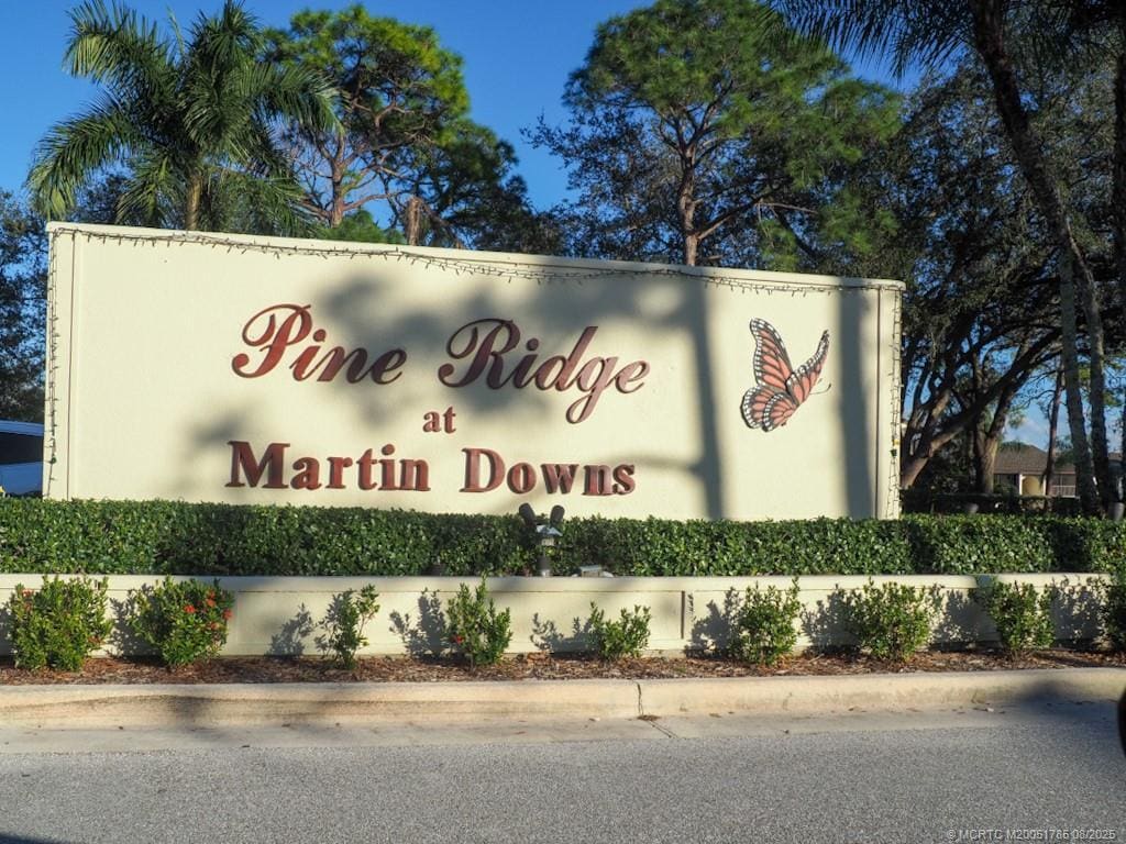 Primary Photo - 1965 SW Silver Pine Way