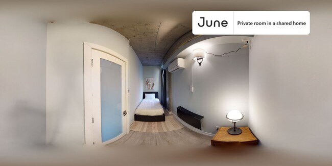 Foto del edificio - Private bedroom in 4 bed/1 bath Home