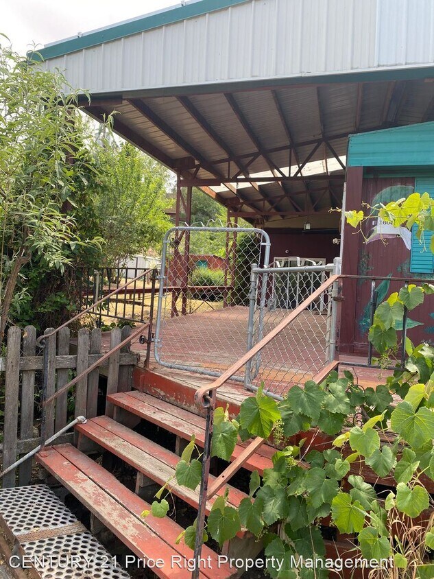 Primary Photo - 2 br, 1 bath House - 16047A Highway 12