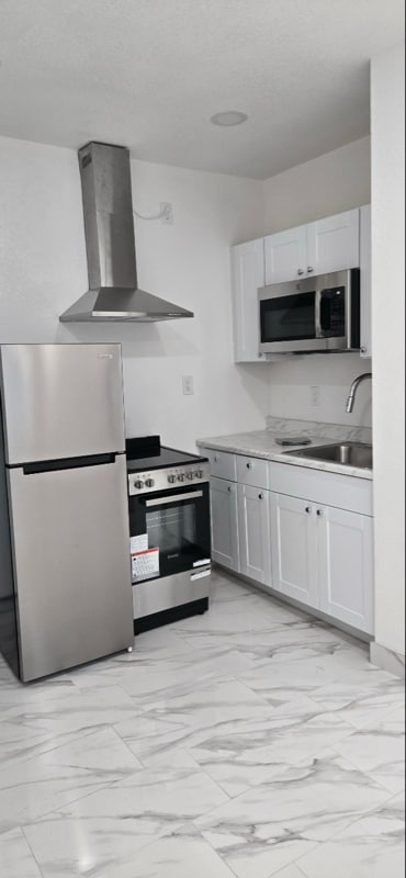 Building Photo - 3115 Belvedere Dr