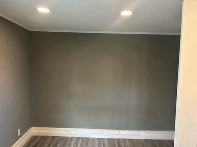 Building Photo - Spacious 3 bedroom apartment for rent in Brentwood