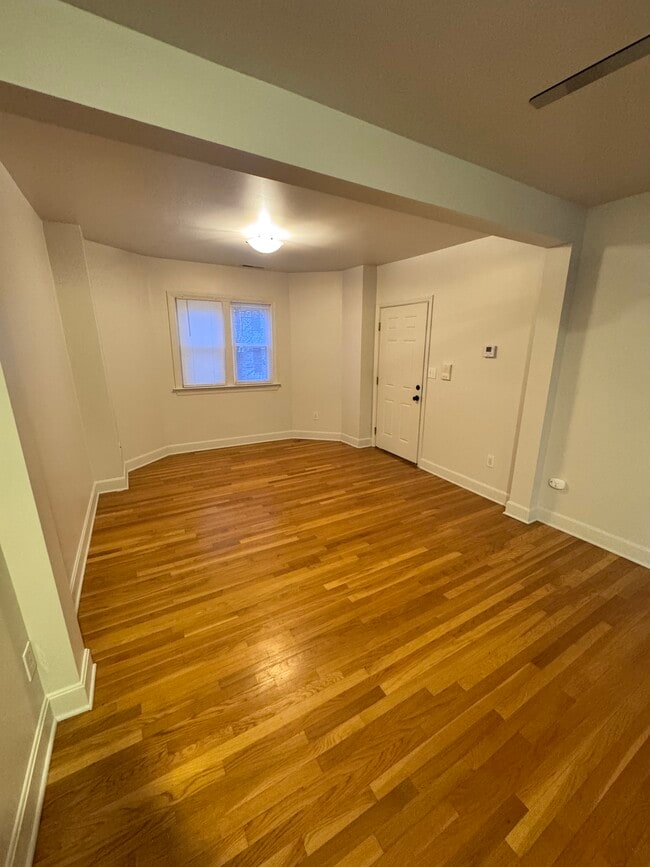 Building Photo - 330 Park Ave