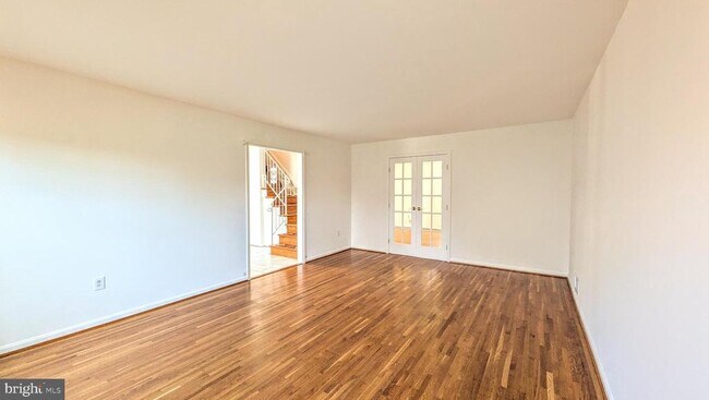 Foto del edificio - 8835 Tuckerman Ln