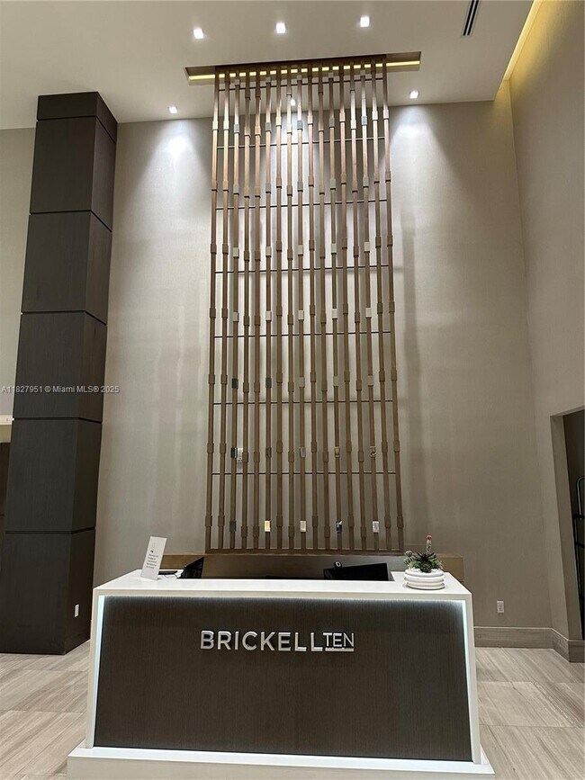Foto del edificio - 1010 SW 2nd Ave