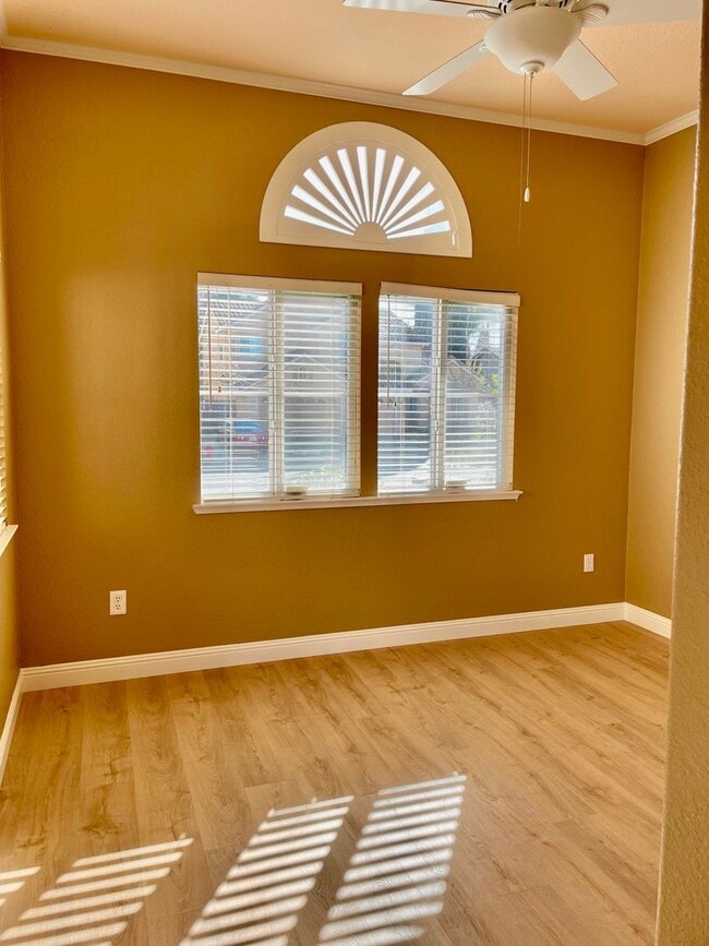 Foto del edificio - 8577 Almond Bluff Ct