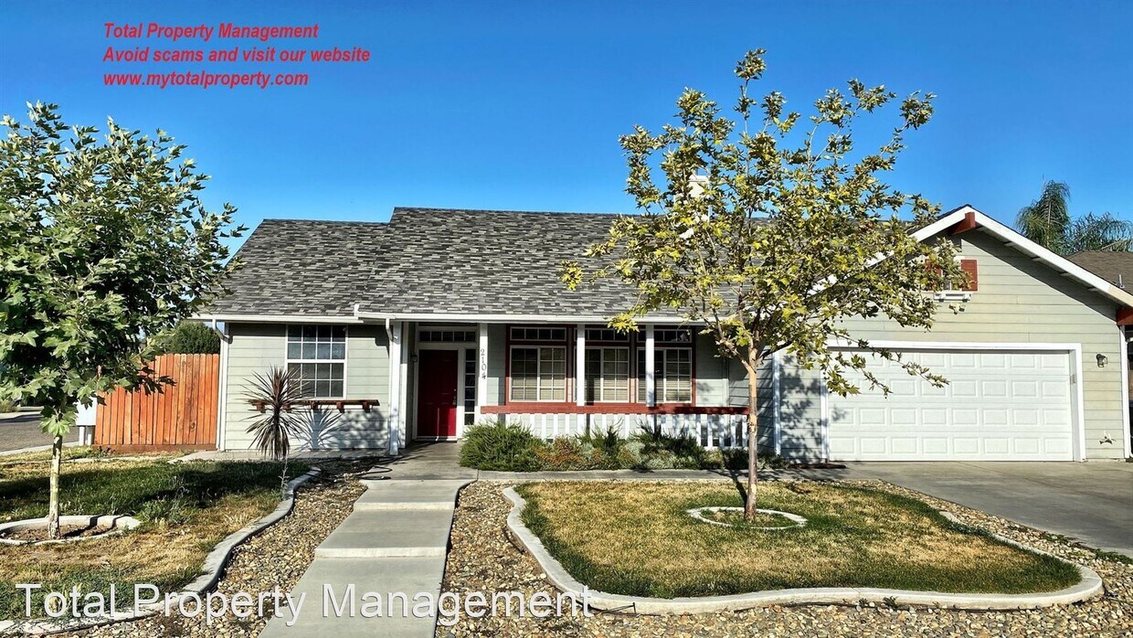 Primary Photo - 3 br, 2 bath House - 2104 S. Columbus Ct.