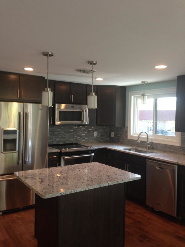 kitchen - 25 Falconer St