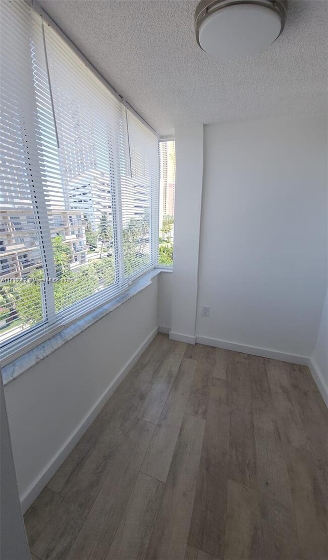 Building Photo - 250 180th Dr