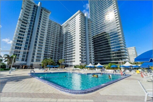 Foto del edificio - 2030 S Ocean Dr