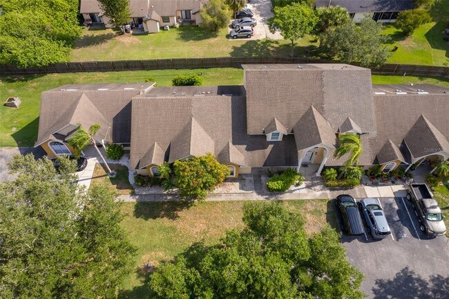 Foto del edificio - 3135 Enclave Ct