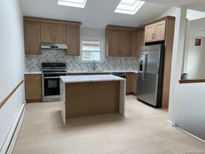 Building Photo - 8 Deans Ln