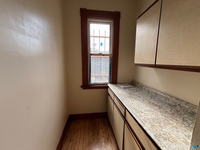 Foto del edificio - 1231 State St