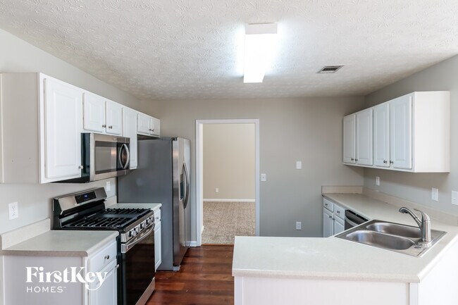 Building Photo - 2395 Pemberton Point