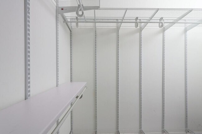 Foto del edificio - 411 N New River Dr E