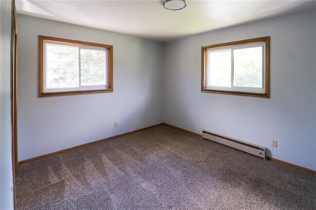 Building Photo - 4849 N Bolton Ave