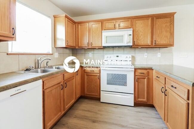 Building Photo - 3 Bedroom Pet-Friendly Home in GRAIN VALLE...
