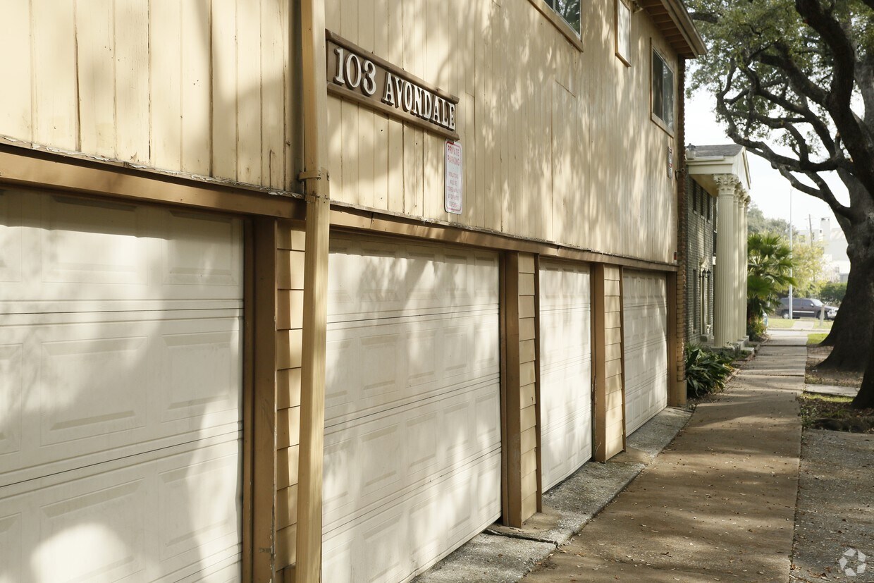 Building Photo - 103 - 105 Avondale