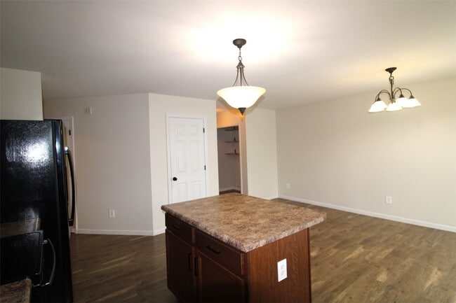 Foto del edificio - 221 Pecan Bluffs Dr