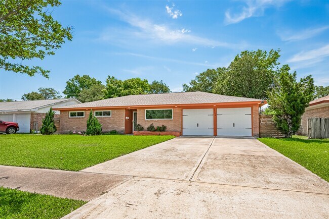 Foto del edificio - 12206 Ashcroft Dr