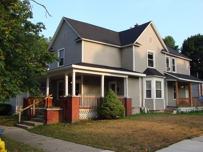Primary Photo - 1035 Sibley St NW