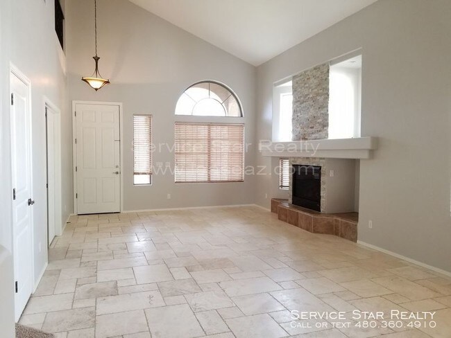 Building Photo - EAST VALLEY 5 BEDROOM BEAUTY WITH POOL