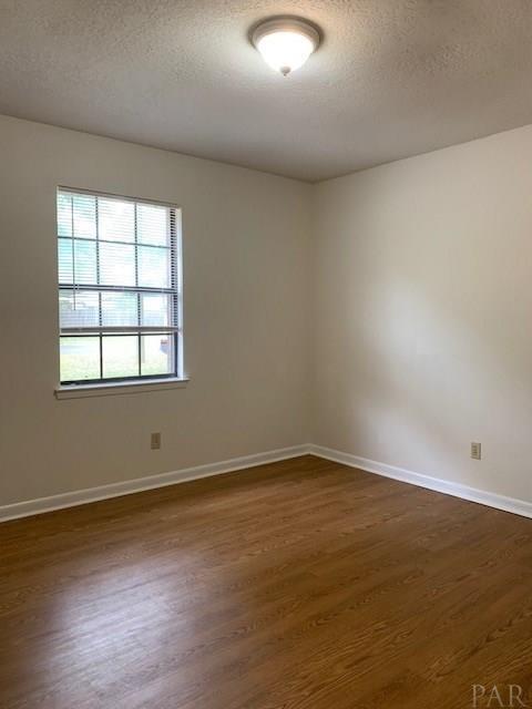 Building Photo - 4185 Ravenwood Dr