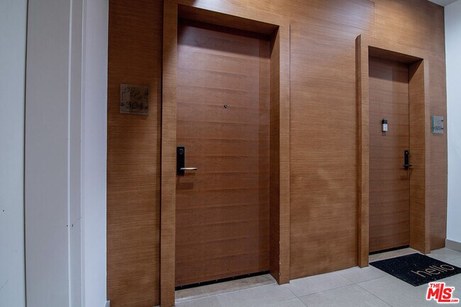 Foto del edificio - 225 S Hamilton Dr