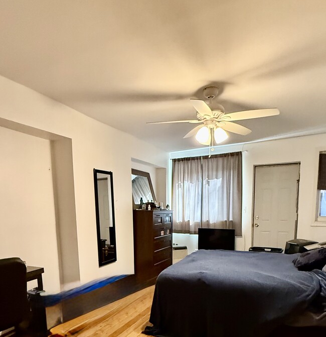 Bedroom - 841 Garden St