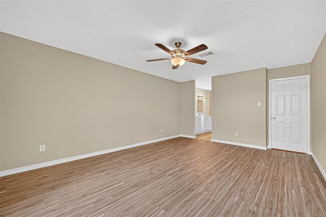 Foto del edificio - 1811 Foxlake Dr