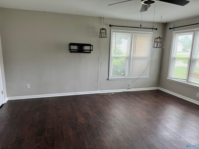 Building Photo - 12105 Carriage Ct SE