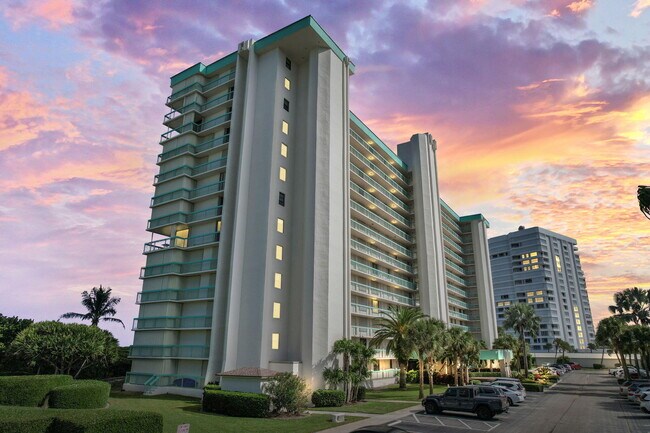 Building Photo - 9940 S Ocean Dr