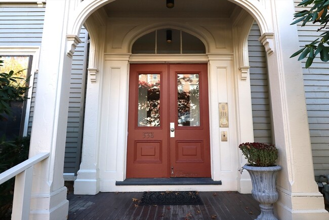 Building Photo - 338 Harvard St