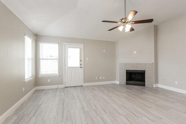 Foto del edificio - 25235 Clover Ranch Dr