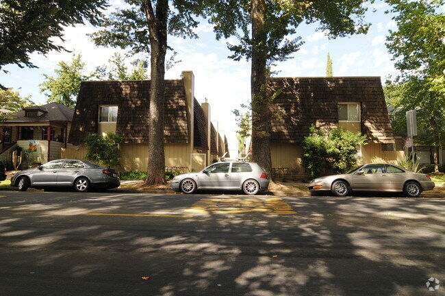 Building Photo - 2423 C St