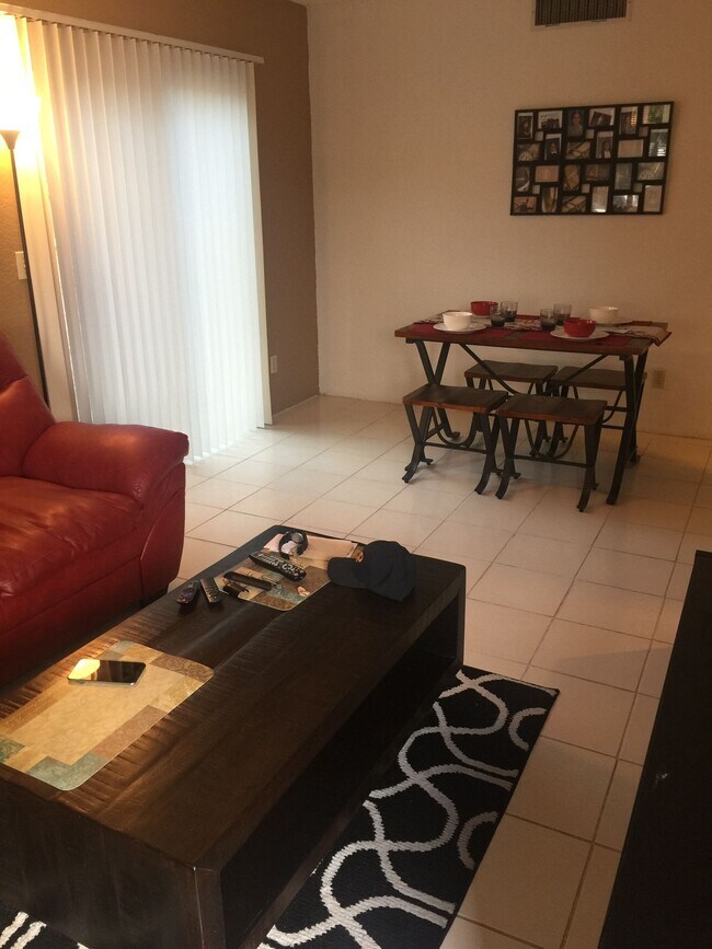 Foto del edificio - 447 Calle Pinzon