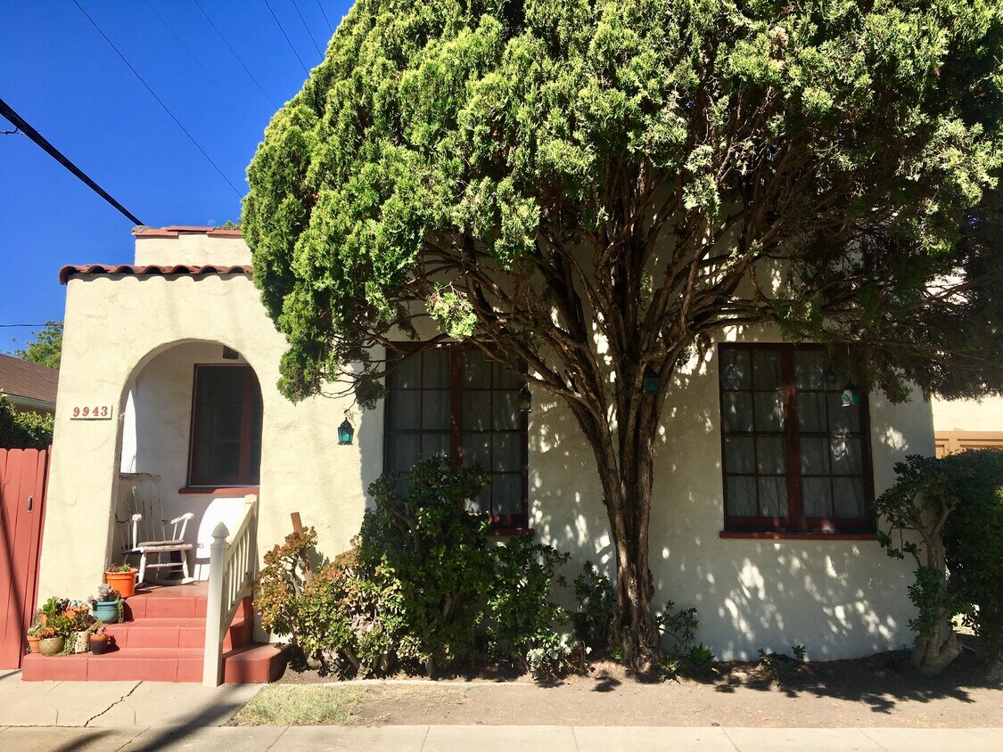 Primary Photo - 9943 Braddock Dr