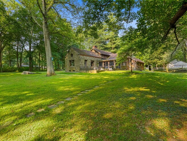 Foto del edificio - 3392 Huntington Rd