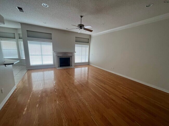 Building Photo - 4927 Legacy Dr
