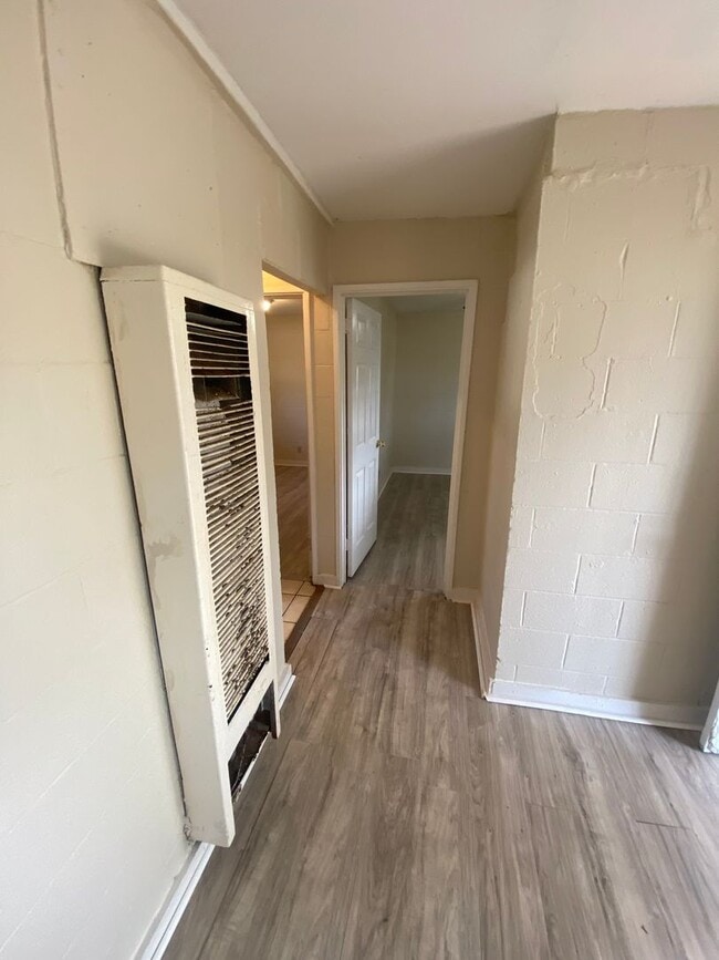 Building Photo - 4915 11th Ave