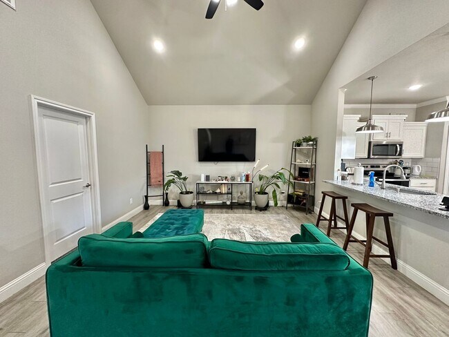 Foto del edificio - Updated Four Bedroom in North Lubbock.