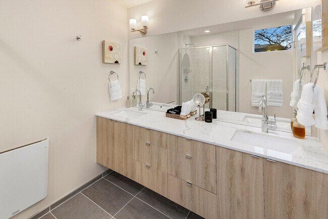 Foto del edificio - 319 Malden Ave E