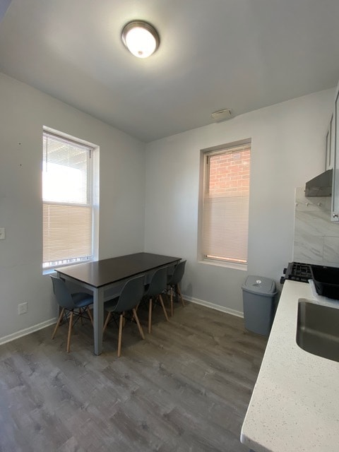 Foto del edificio - 260 W 24th Pl