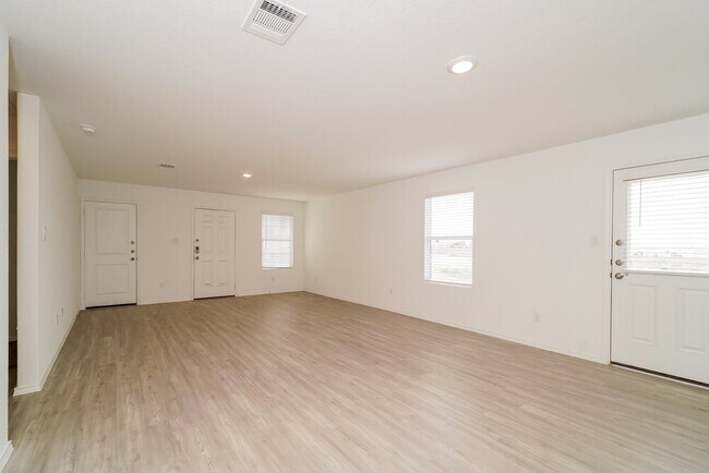 Building Photo - 163 Dodger Wy