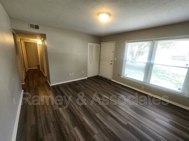 Photo - 5403 Bramble Ct House