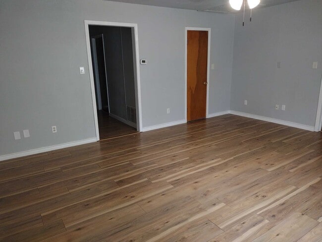 Building Photo - 103 Mary Beth Ln
