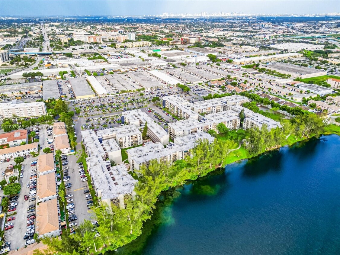 Photo - 10000 Northwest 80th Court Apt #2247, Hialeah Gardens, FL 33016 - 2 BR 2 BA Condo