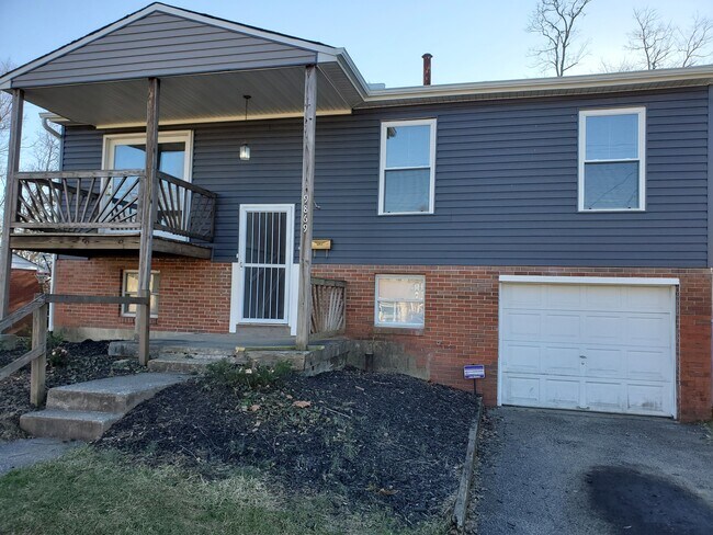 Building Photo - 9869 Dunraven Dr