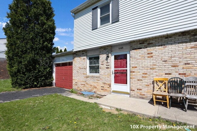 Building Photo - 6169 Laurelwood Ct